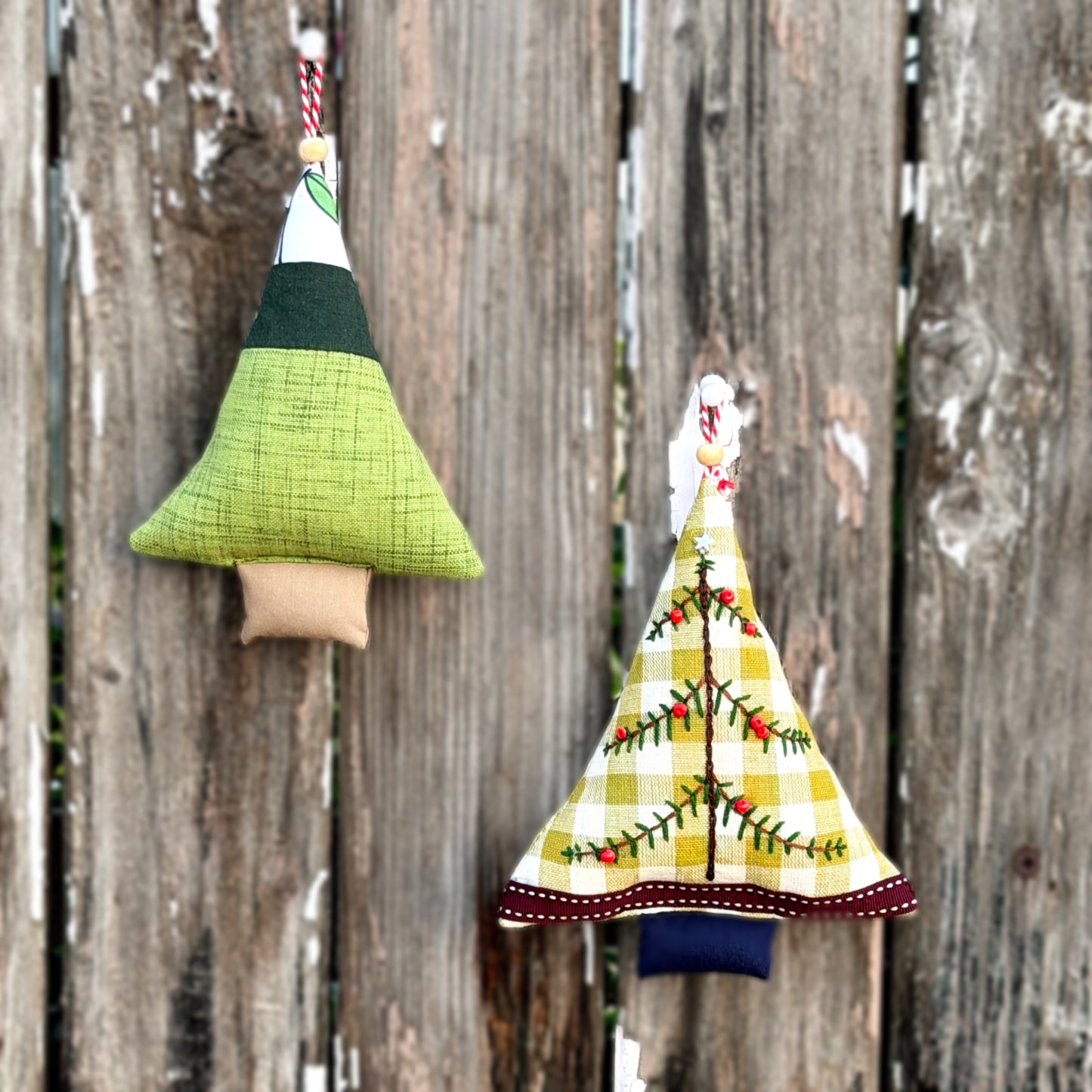 Berrykin & Pine Cone Tree Ornament Set